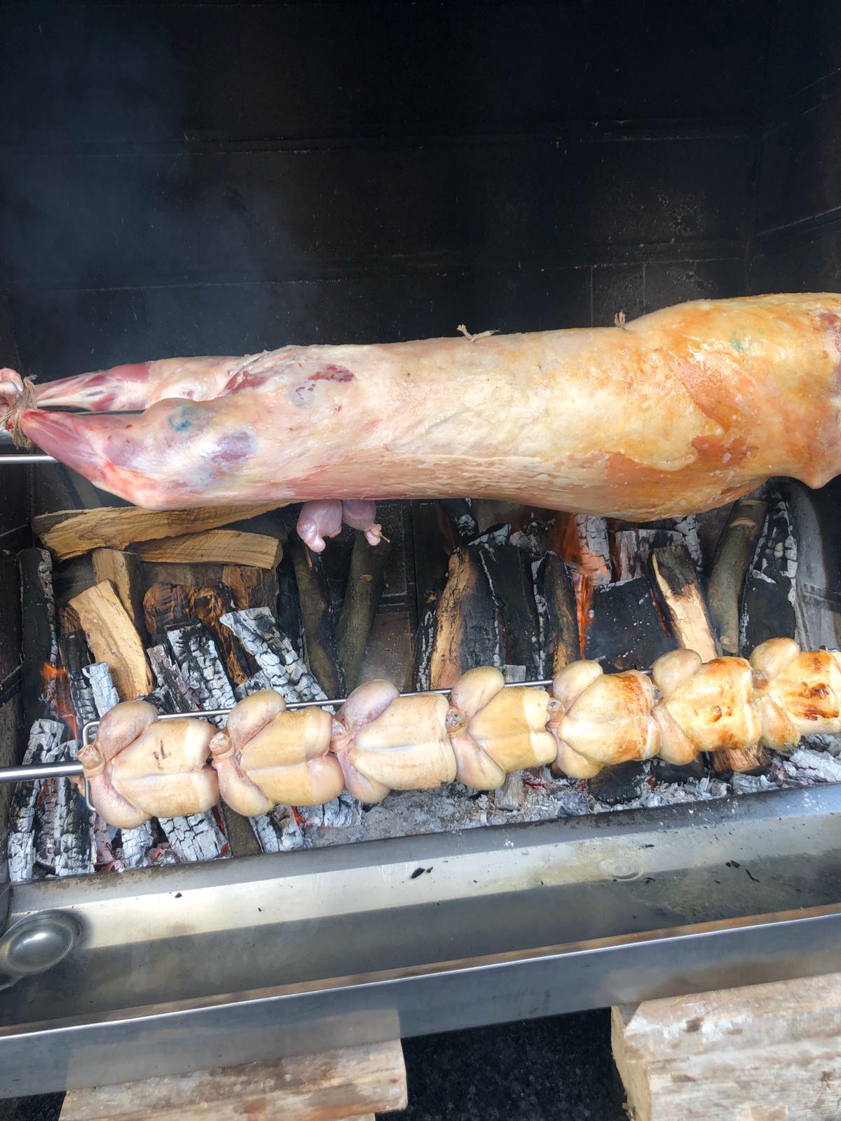 Adresim Urla Restoran Urla da Kuzu Piliç Çevirme 