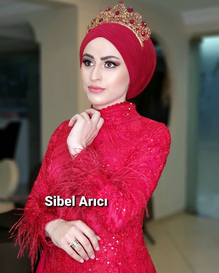 SİBEL ARICI GELİNLİK MODA EVİ Fatihte Özel Tasarım Tesettür Gelinlik