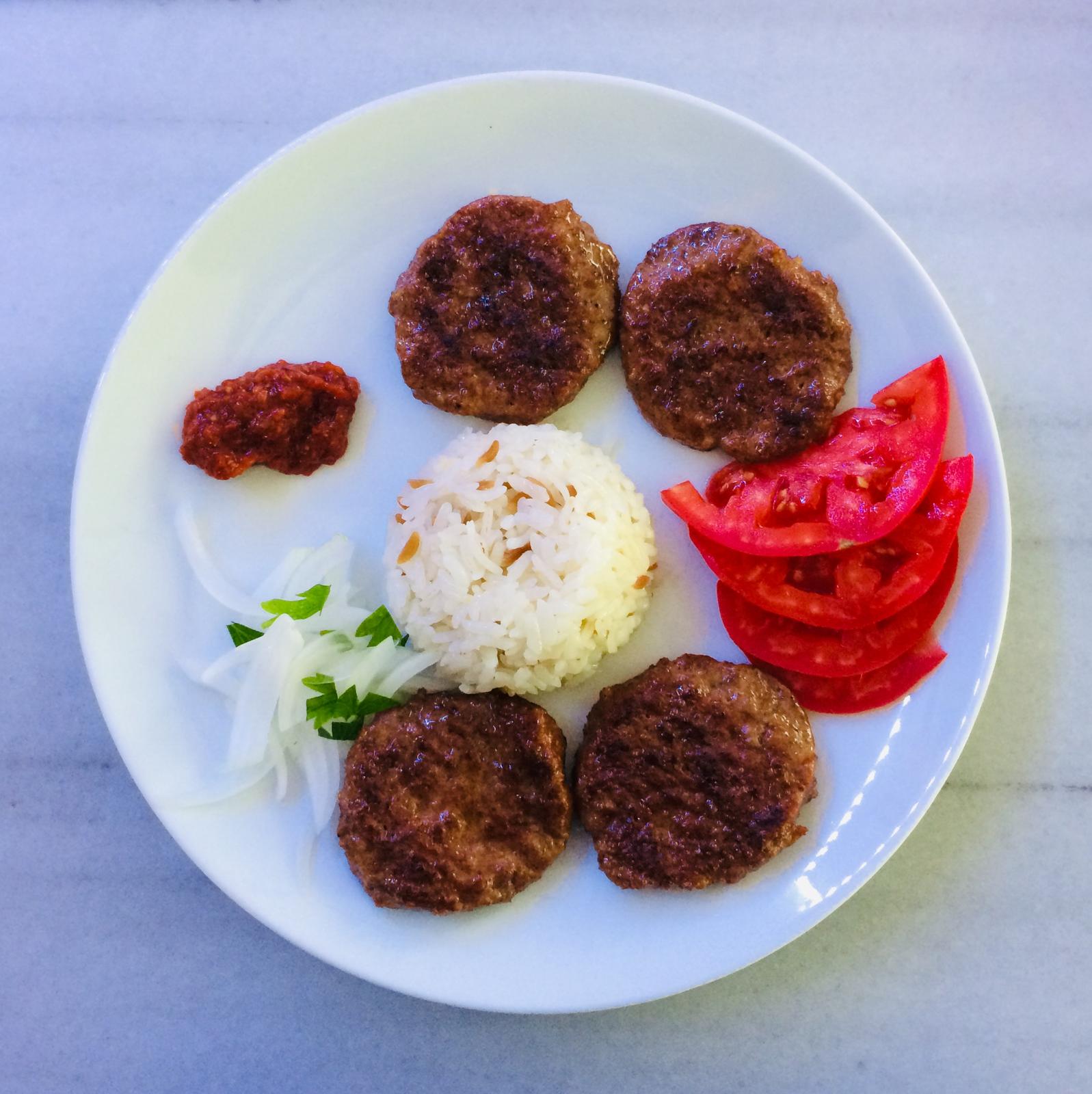 Güler Cafe Ev Yemekleri Güneyli de Ev Yemekleri