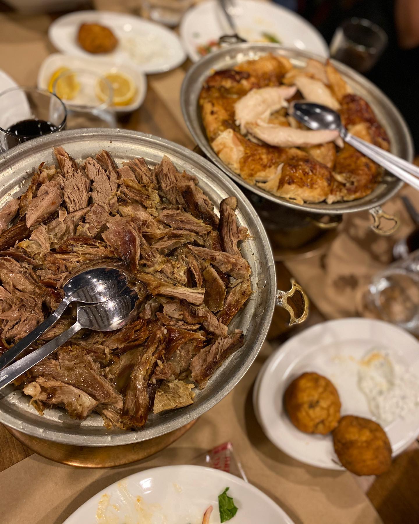 Adresim Urla Restoran Urla da Kuzu Piliç Çevirme 