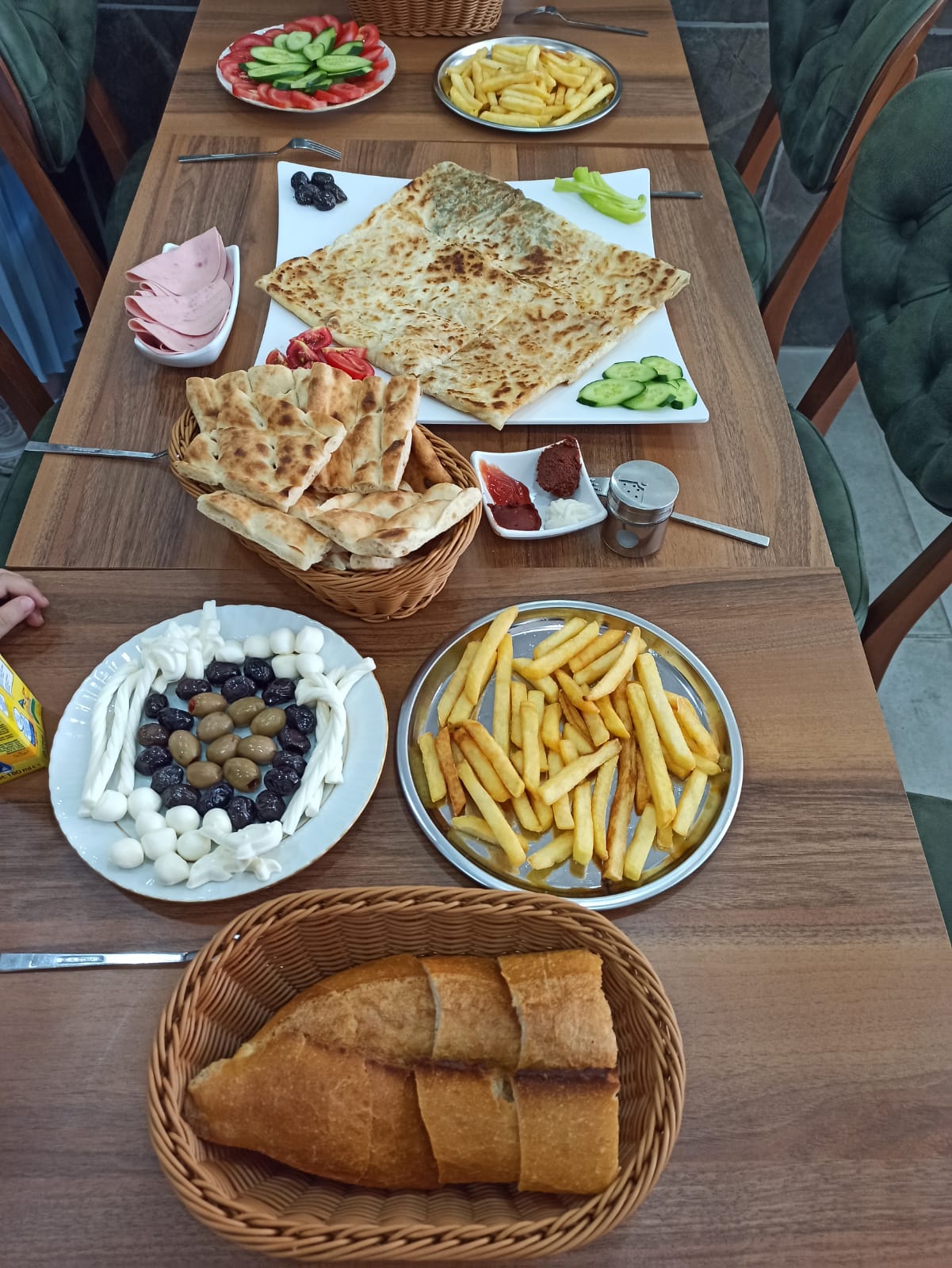 BURAY BÖREK KAHVALTI 0542 595 25 42