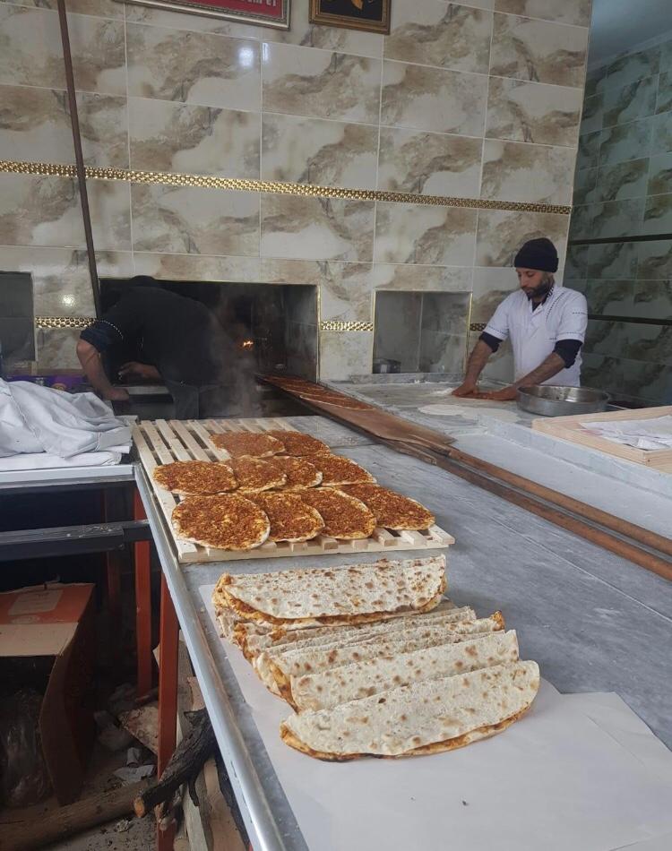 MURAT USTANIN YERİ BULUTLU CEYLAN HARABESİNDE PİDE LAHMACUN