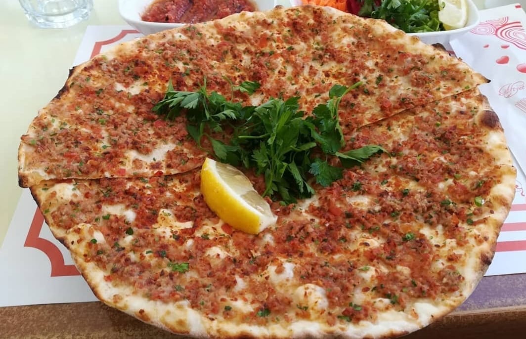 Tatlıcı Halil Ustanın Yeri Türkoğlu da Pide Lahmacun Siparişi