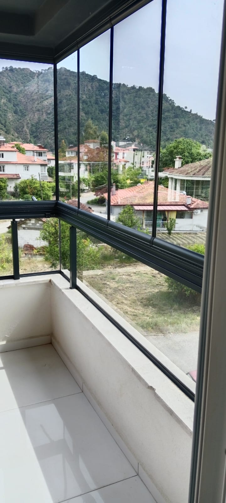 Karadeniz Alüminyum Cam balkon eşikli eşitsiz sürme korkuluk düsakabin plise sineklik