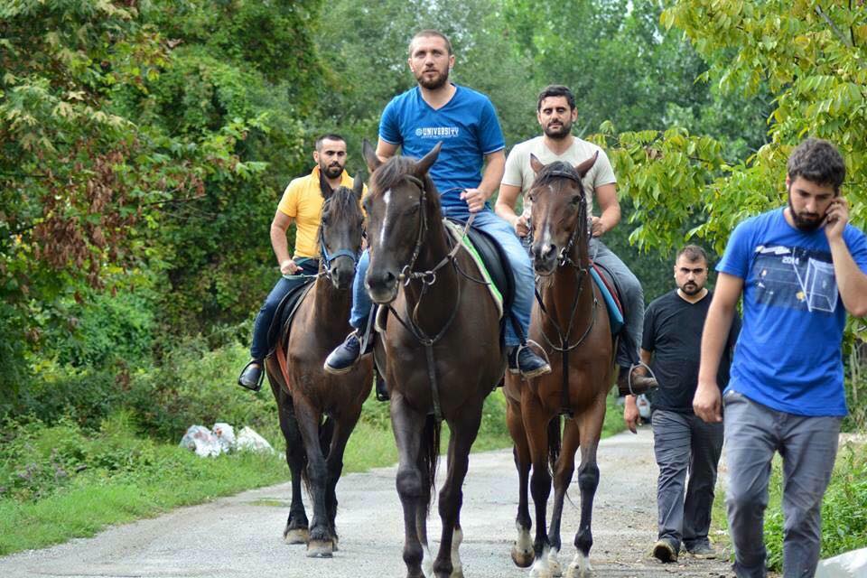 KARTEPE AT ÇİFTLİĞİ Kartepede At Biniciliği,