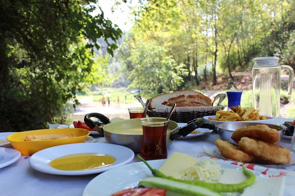 SAKLI VADİ YUVACIK Başiskelede Alabalık Kahvaltı 