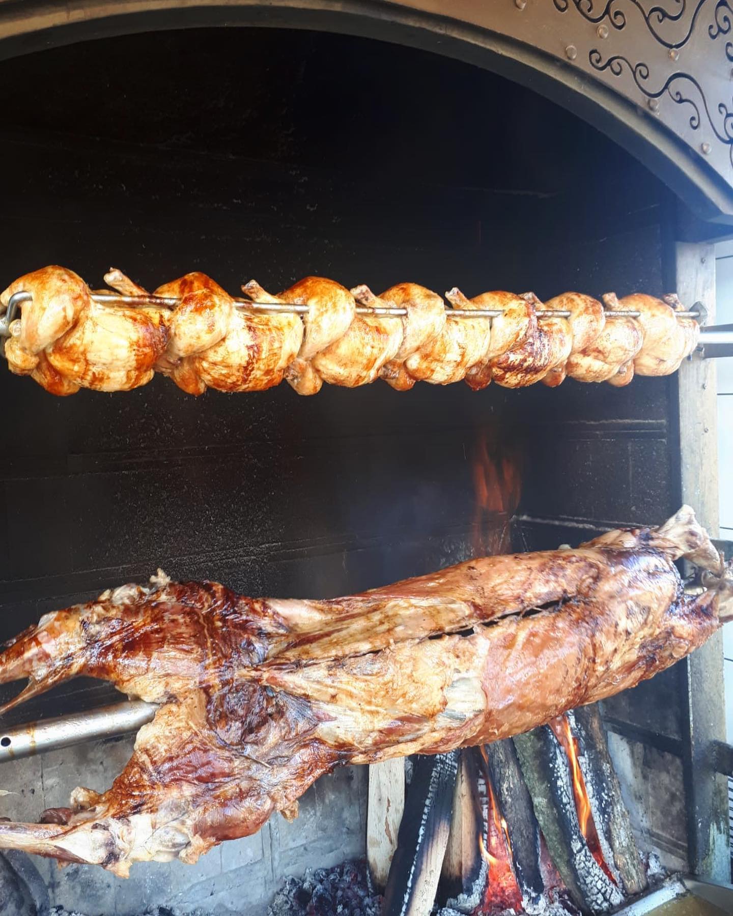 Adresim Urla Restoran Urla da Kuzu Piliç Çevirme 