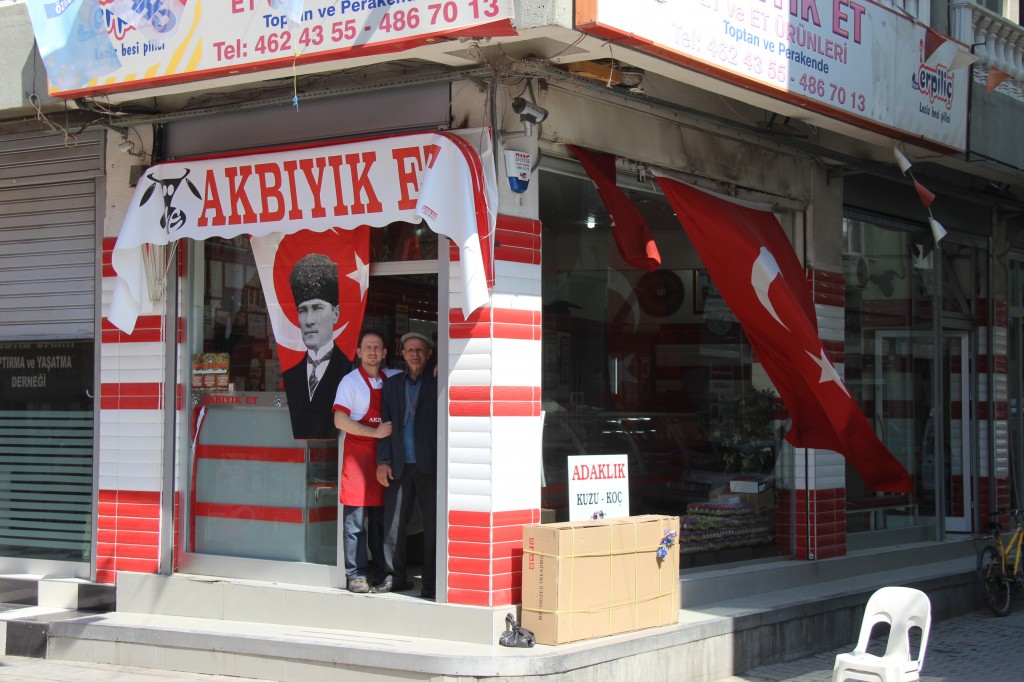 AKBIYIK DÖNER RESTAURANT Çamdibinde Dönerci