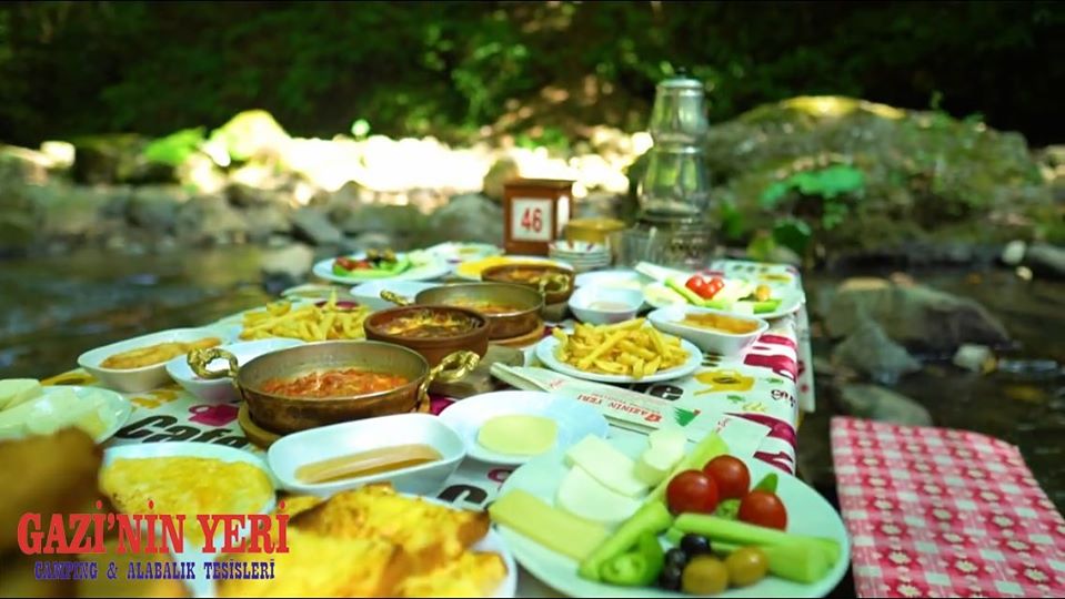 GAZİNİN YERİ YUVACIK BARAJI Başiskelede Camping Otel Sabah Kahvaltısı